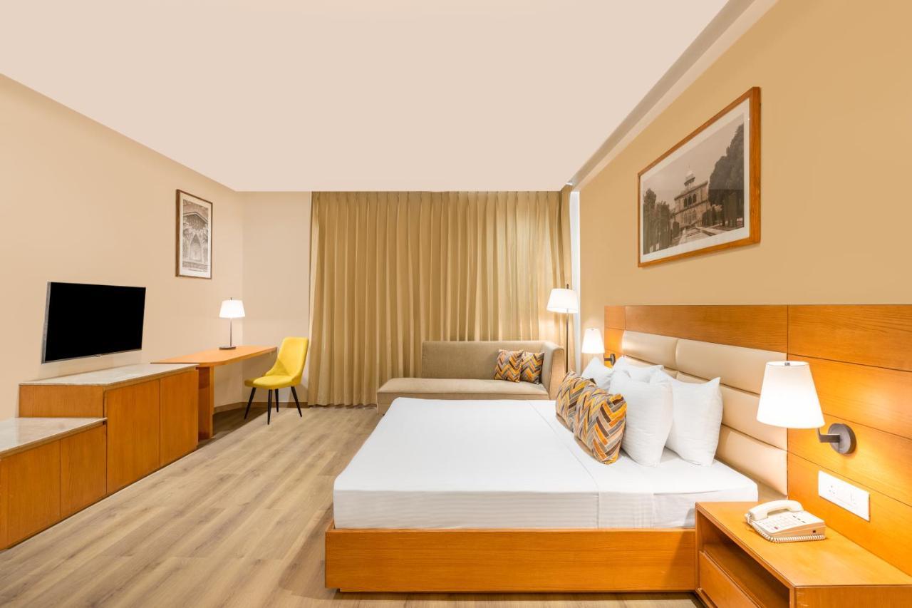 Lemon Tree Hotel Agra Shikohabad Bagian luar foto