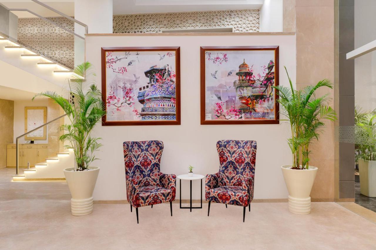 Lemon Tree Hotel Agra Shikohabad Bagian luar foto