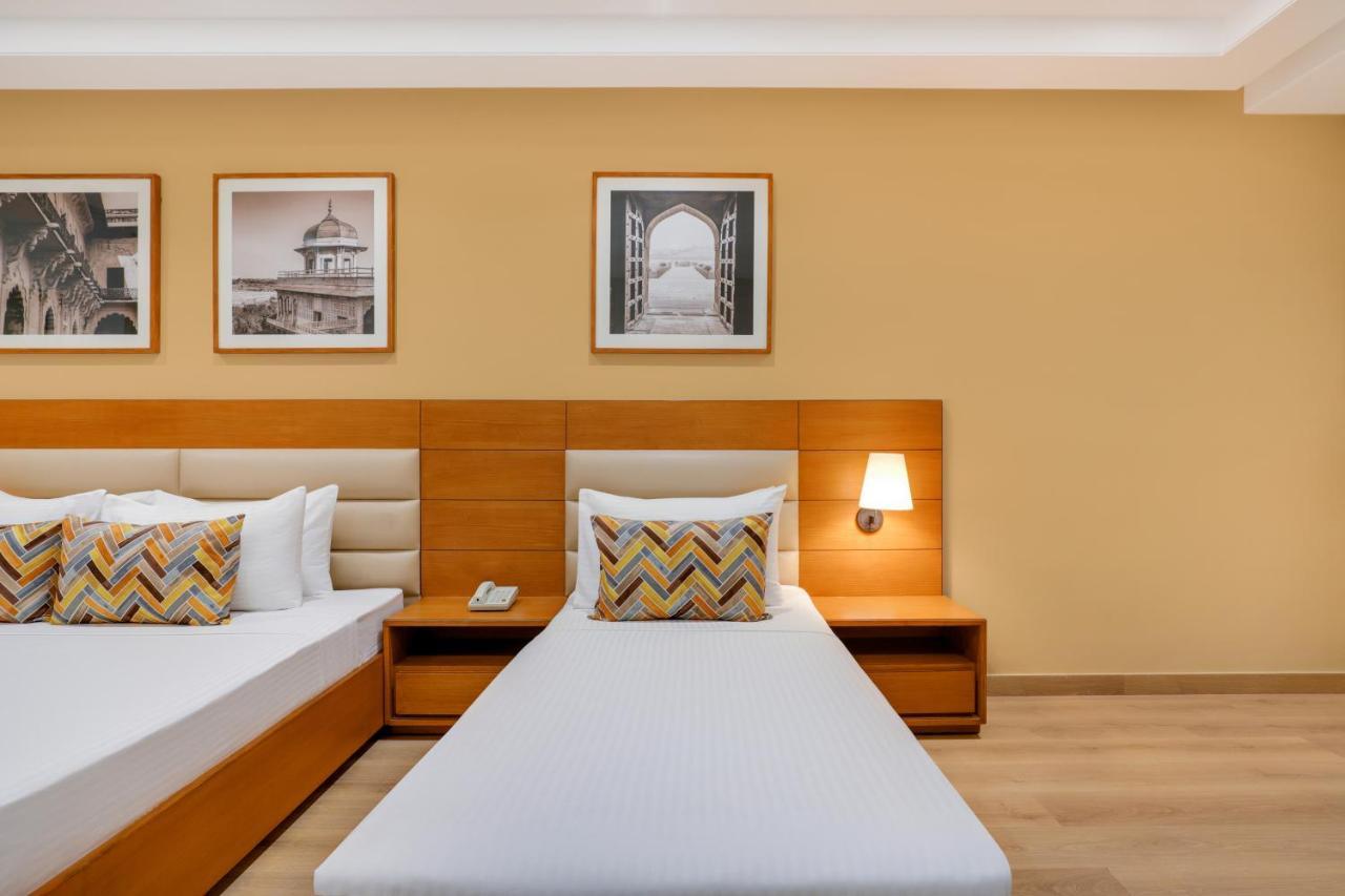 Lemon Tree Hotel Agra Shikohabad Bagian luar foto