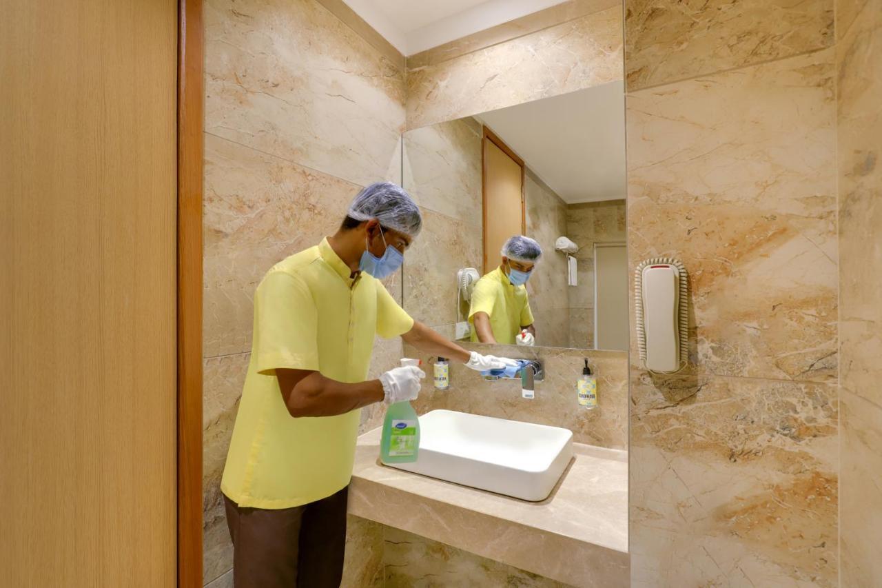 Lemon Tree Hotel Agra Shikohabad Bagian luar foto