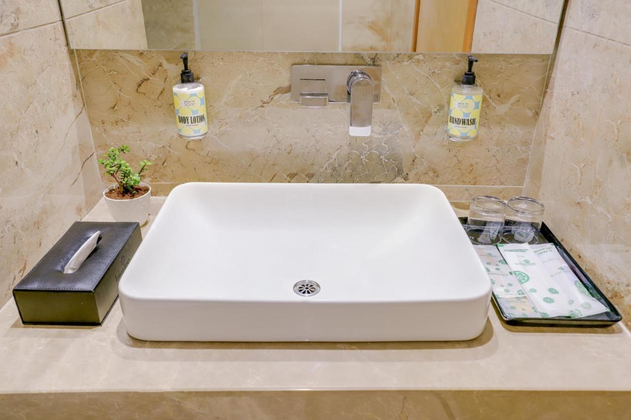 Lemon Tree Hotel Agra Shikohabad Bagian luar foto